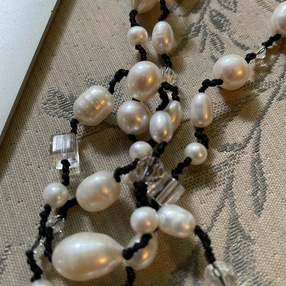 Black, white & crystal double wrap necklace - Picture 2 of 2